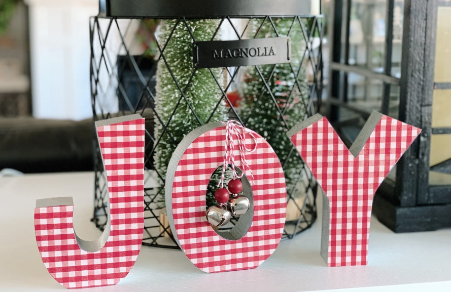 Spray Painted Holiday Letters