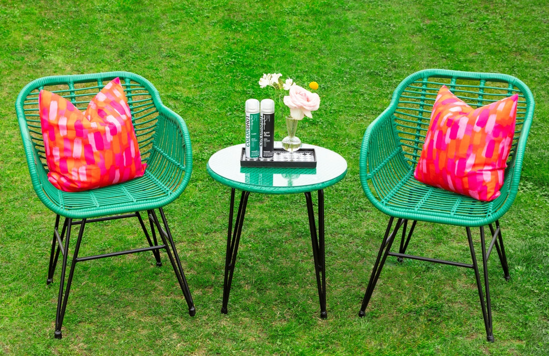 Spray Painted Wicker Furniture Refresh