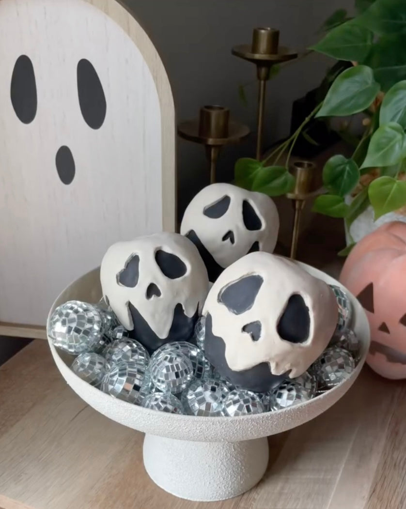 DIY Spray Painted Poison Apple Halloween Décor