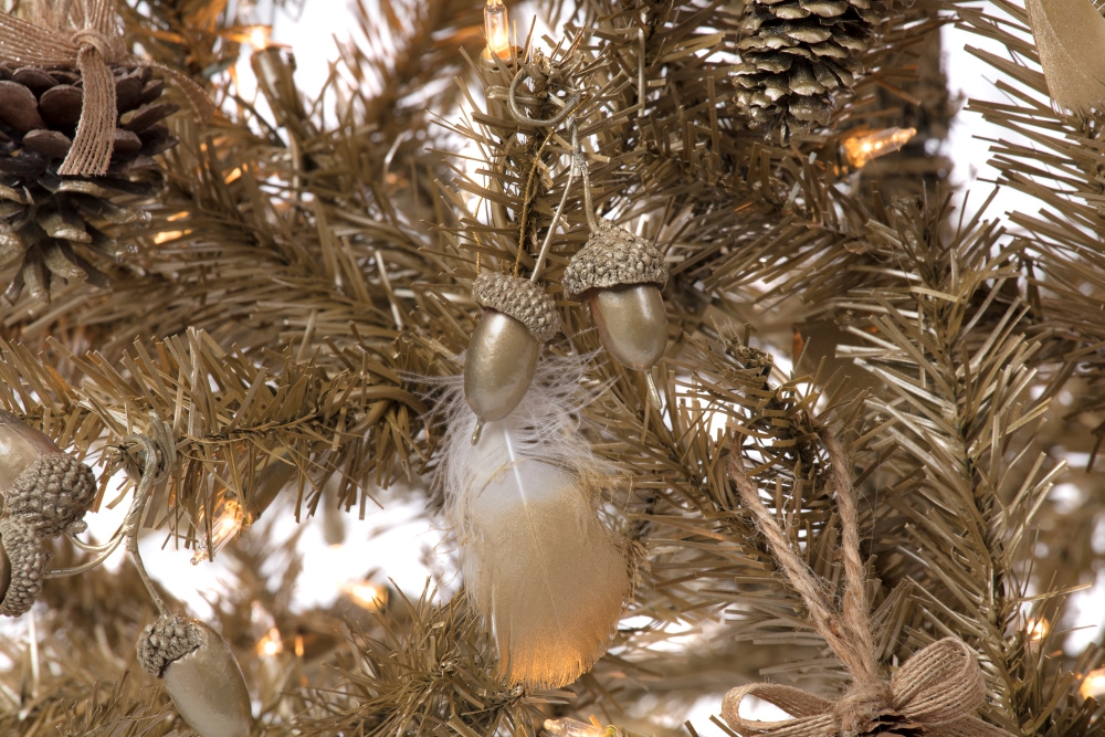 COLORSHOT Gilded Woodland Christmas Tree