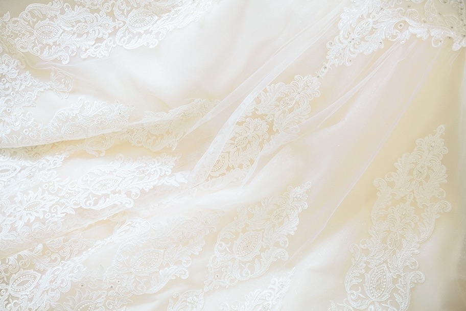 COLORSHOT Vintage Lace. Click to learn more about the color.