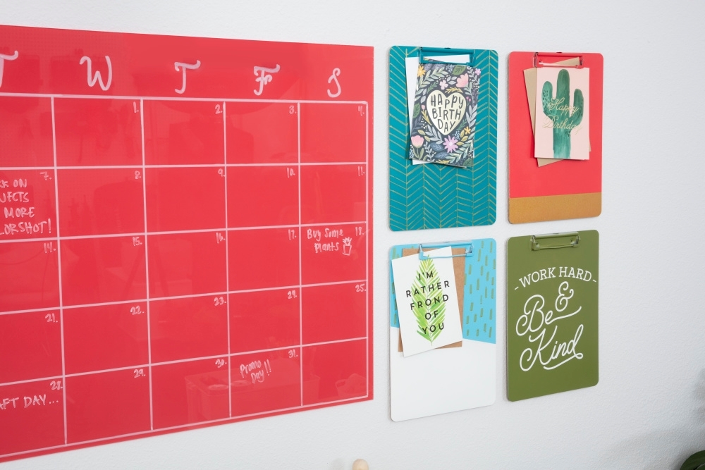 COLORSHOT Craft Room Decluttering DIY Wall Calendar