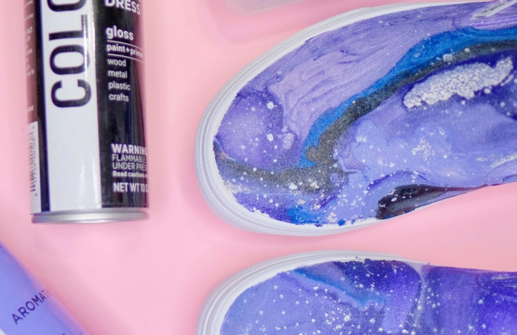 How to Hydro Dip Shoes with Spray Paint