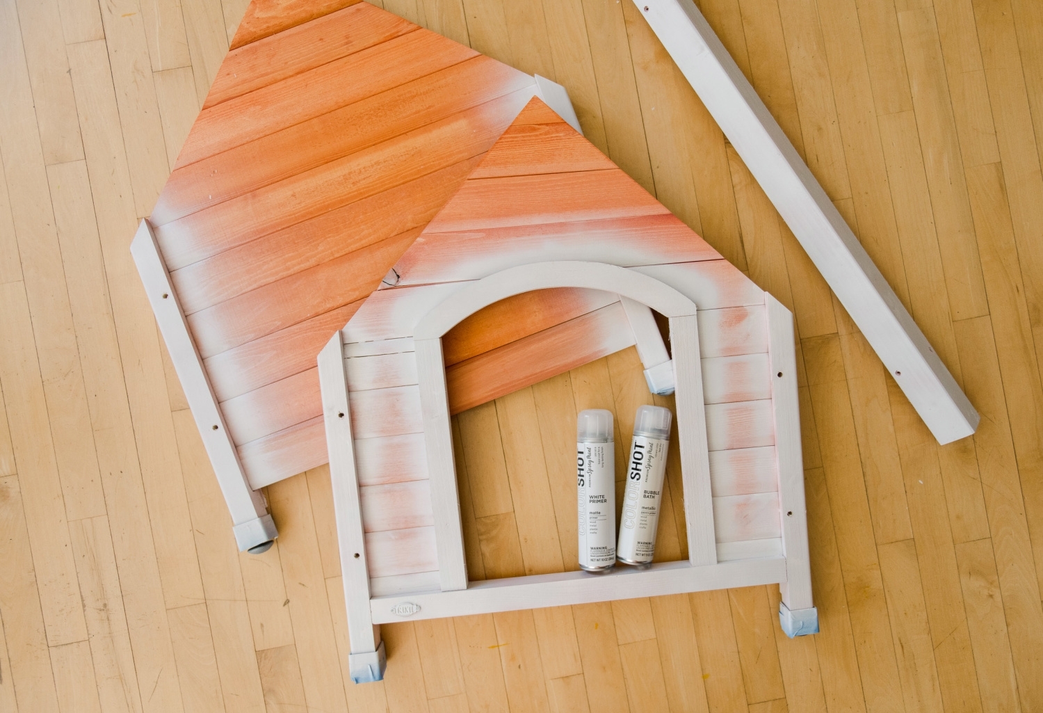 Use White Primer as a base for your dog house