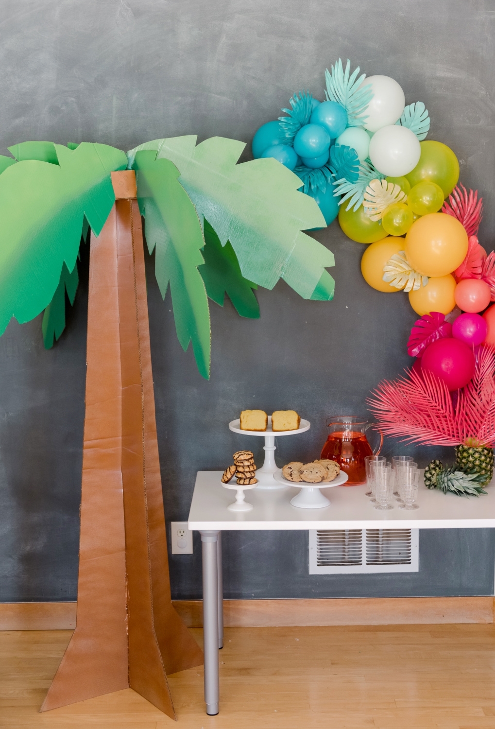 Tropical party décor display
