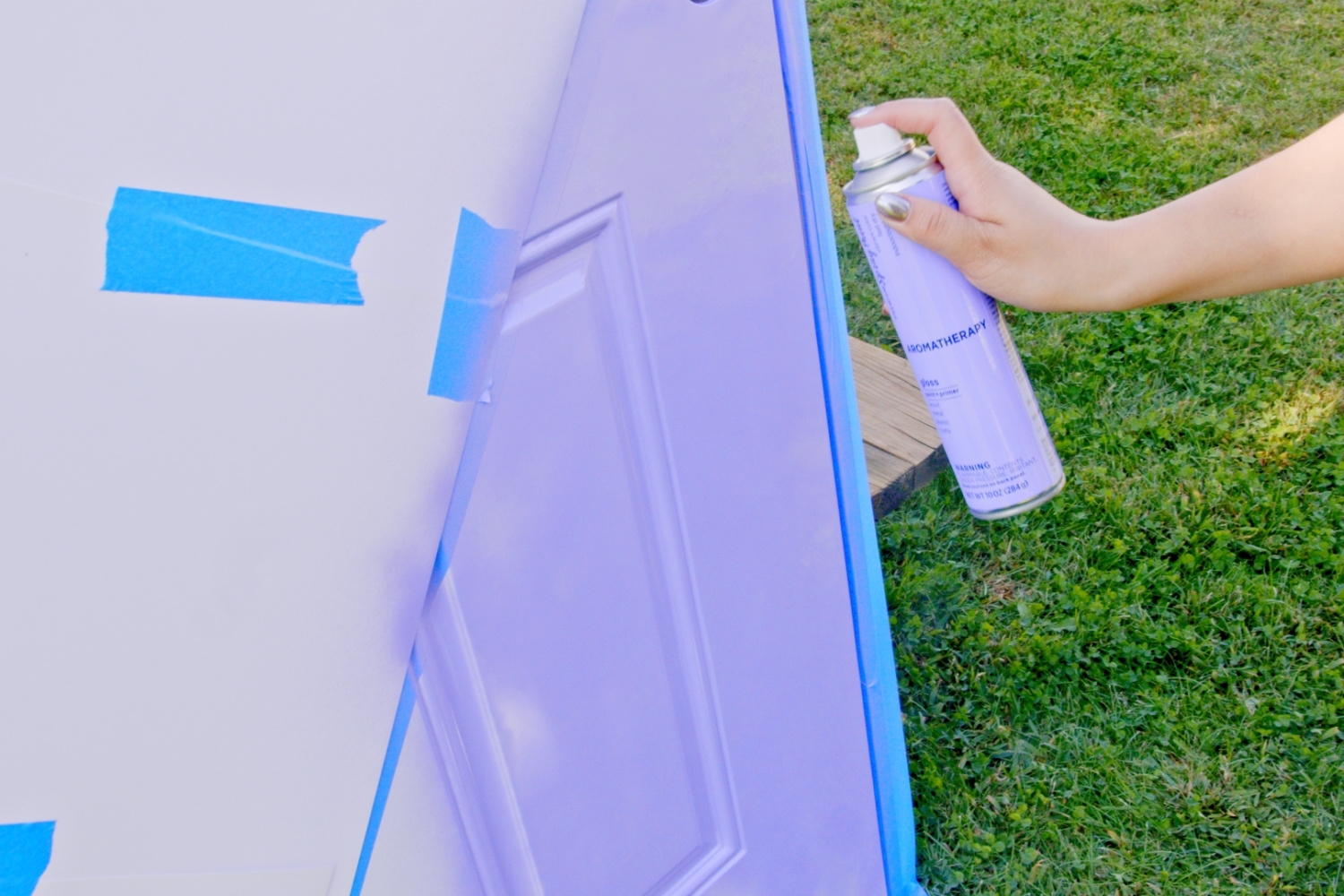 Apply the first color to the painted door
